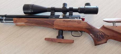 Funcionando perfeitamente. Calibre 4,4mm. Monotiro e carregador. Cantonera e carrillera ajustables. Visor 00
