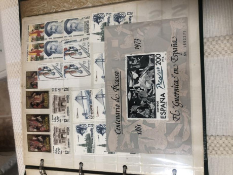 Vendo colección sellos nuevos año 79-80-81-82
Cambio por prismáticos de gran aumento o venta por 250 euros.. 02