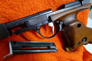  Buenos días 

A la venta un clásico del 22lr para standar. Dicen de ella que fue la primera pistola en 11