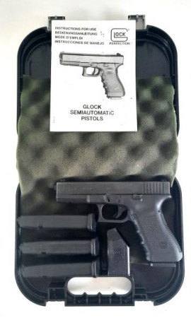 Vendo Pistola Glock 17 - 3ª generación, cal. 9mm

▪ Comprada nueva en el año 2012. Guiada en F. 
▪ Poco 21