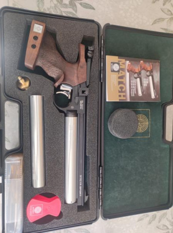 Compré una CAMO compacta hace unos meses y es una gran pistola.  Es preciso, de estructura sencilla y 10