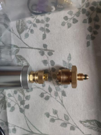 Compré una CAMO compacta hace unos meses y es una gran pistola.  Es preciso, de estructura sencilla y 40
