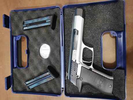 Buenos días, se vende CZ 122 con maletin y 2 cargadores, el calibre es 22, buen arma para iniciarse.
El 00