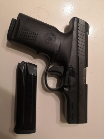 Vendo STEYR M9  9mm en perfecto estado con no mas de 200 disparos , dos cargadores y maletín original 00