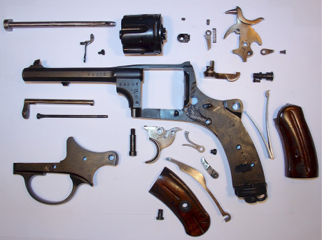Se vende revólver suizo modelo 1882. El arma tiene la numeración coincidente en las piezas que vienen 30