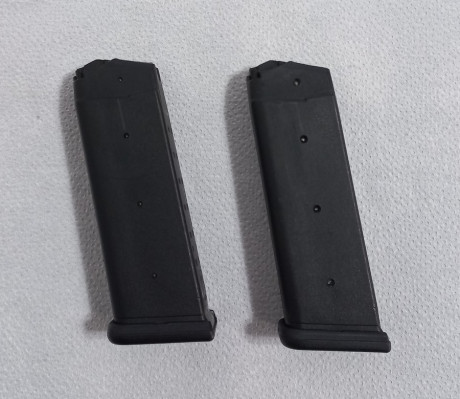 Vendo dos cargadores para Glock 19, en perfecto estado de funcionamiento; son cargadores de primera generación, 00