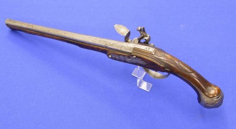 Voy a colocar unas fotos de un arma larga alemana de llave de mecha del siglo XVI. 00