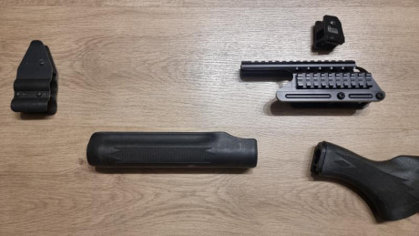 Buenas,

Se venden los siguientes complementos para la escopeta Remington 870:

-- Guardamanos + culata 01