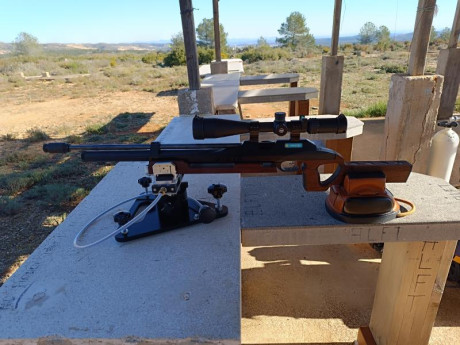 Buenas, vendo torreta para Benchrest y Fclass Open.
Muy sólida y pesada (12,5 kg), pero de muy facil manejo, 61