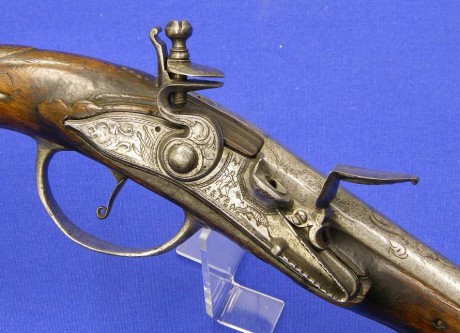 Voy a colocar unas fotos de un arma larga alemana de llave de mecha del siglo XVI. 10