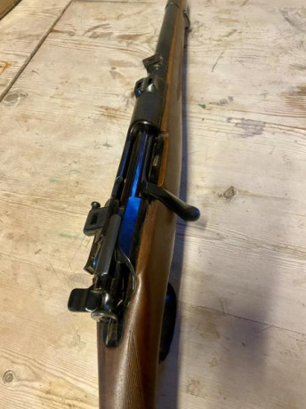 Un amigo vende esta joya, falleció su padre y tiene excedente de armas.
Es un Mannlicher Schoenauer 7x64. 01