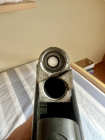 Vendo superpuesta laurona del calibre 12 con polichoques y cañones ventilados. 

La escopeta esta bien 12