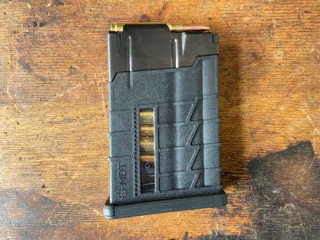 Vendo cargador MDT AICS para 10 balas cal. 308 win.

Sin uso.

Pido 50 euros, gastos envio a cargo del 00