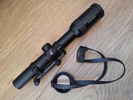 Buenas a  todos

*SE VENDE* :

Visor de batida SWAROVSKI Z6  1-6 x 24 con monturas Blaser de tubo de 30mm.

Muy 00
