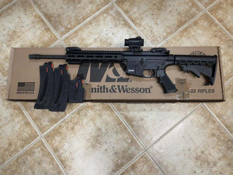 Se vende Smith & Wesson MP 15-22.
Comprada nueva año 23. Poco uso.
Tiene su caja original, 3 cargadores. 02