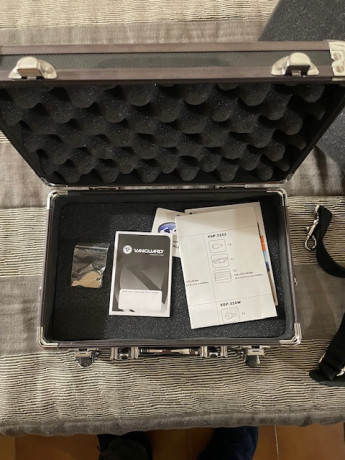 Vendo maletin metalico portamunicion para viajes en avion. Nuevo. Nunca se ha estrenado. Pesa 0,400kg 00