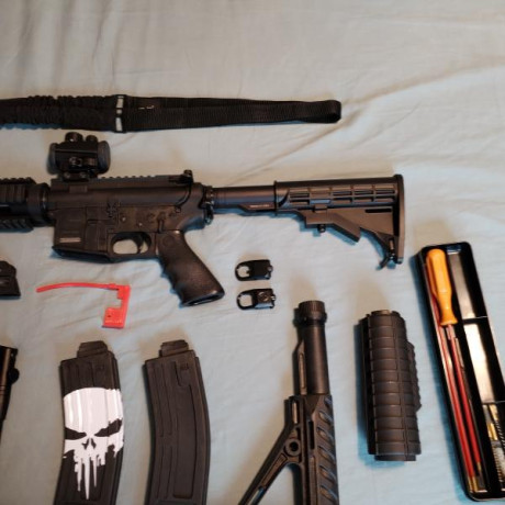 Se vende Chiappa Mfour M4 en calibre 22lr. Arma totalmente fiable dispara cualquier clase de munición 01