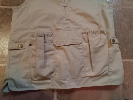 Vendo lo siguiente, los precios incluyen envió a península por mensajería, los artículos son originales, 60