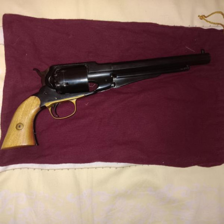 Hola, vendo un revólver Sta. Bárbara en buen estado. 350 e. en Madrid o proximidades para evitar gestiones 01