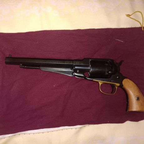 Hola, vendo un revólver Sta. Bárbara en buen estado. 350 e. en Madrid o proximidades para evitar gestiones 00