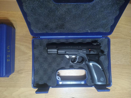 Hola,
Por motivos personales estoy quitándome las armas de la F.
Vendo una CZ 75 B del 9PB con corredera 02