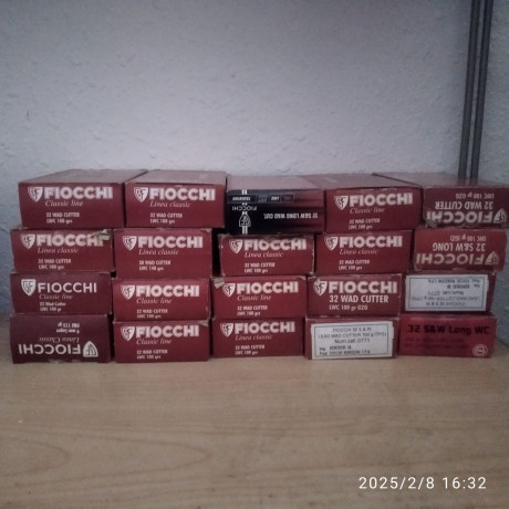 Buenas tardes, vendo vainas:

Fiocchi 1.000 calibre .32 un tiro 90 enros puestas en destino.

Magtech 02