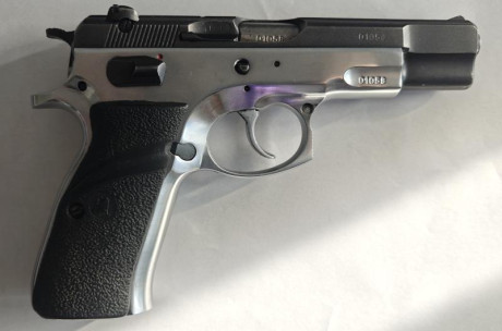Descripción:

Se vende pistola CZ 85 Standard Bicolor 9mm Parabellum en excelente estado de conservación. 02