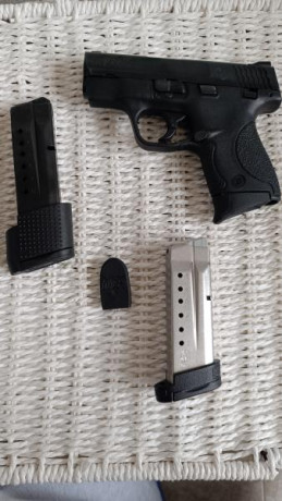Vendo Smith & Wesson Shield 9mm
Apenas usada y sin ninguna marca o roce.
3 cargadores
1 de 7 con apoya 02