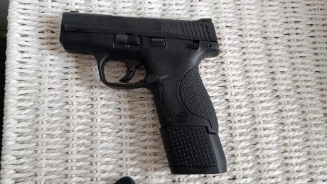 Vendo Smith & Wesson Shield 9mm
Apenas usada y sin ninguna marca o roce.
3 cargadores
1 de 7 con apoya 00