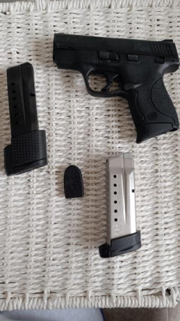 Vendo Smith & Wesson Shield 9mm
Apenas usada y sin ninguna marca o roce.
3 cargadores
1 de 7 con apoya 02