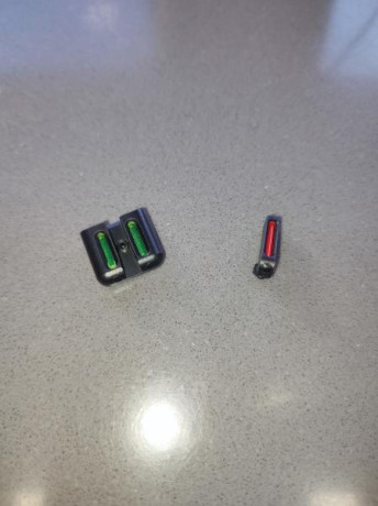 Se vende Alza + Punto de Mira Truglo para pistolas GLOCK
Se encuentra en Córdoba 

80€ más envío 02