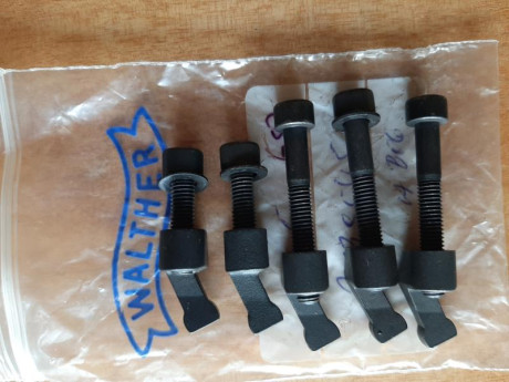 Se venden varios accesorios para pistola Walther GSP/OSP.

-Disparador Walther mod. GSP (moderno/bronce) 10