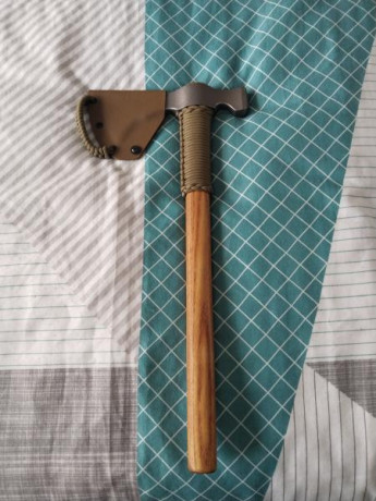 Vendo tomahawk CRKT Chogan nuevo sin uso, con funda de kydex y paracord, vendido. 02