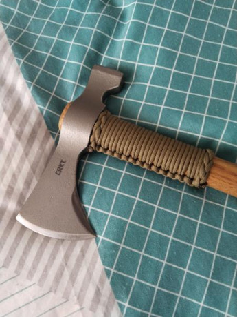 Vendo tomahawk CRKT Chogan nuevo sin uso, con funda de kydex y paracord, vendido. 12