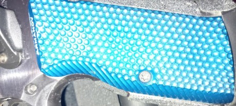 Me venían en una stock 3 y no les voy a dar uso, asi que......

Solo quedan Cachas speed ergo armanov 01