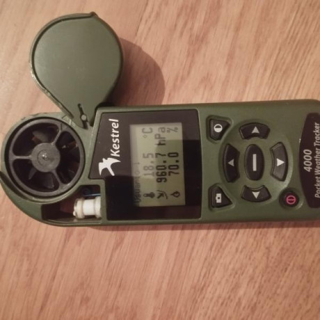 Vendo: 

-Kestrel 4000 color verde oliva en perfecto estado de uso.
130  euros con envio incluido
Interesados 00