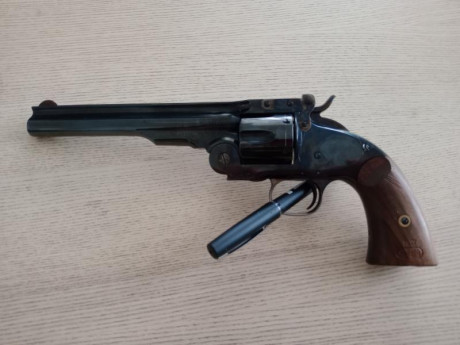Vendo revólver Uberti Schofield en calibre .45 LC. Guiado en AER y con documentación para libro de coleccionista 02