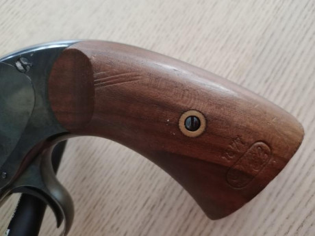 Vendo revólver Uberti Schofield en calibre .45 LC. Guiado en AER y con documentación para libro de coleccionista 20