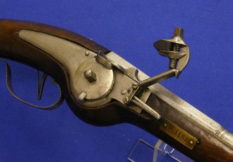 Voy a colocar unas fotos de un arma larga alemana de llave de mecha del siglo XVI. 60