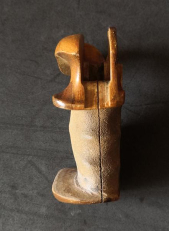 Buenas tardes a todos. Vendo esta cacha anatómica para Colt Python. Realizada por un conocido artesano 01
