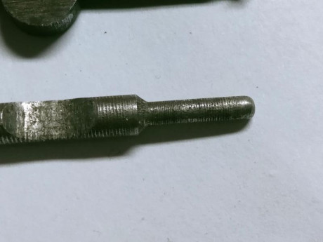 Hola , pongo aqui un despiece de Star 1919 7,65-9 Corto 
Percutor 35 euros , 
Extractor 35 euros 
 mas 02