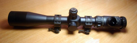 Visor Shightmark 4-16x44. Con retícula Mildot iluminada. Torretas tácticas con puesta a 0. Control de 12