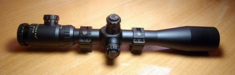 Visor Shightmark 4-16x44. Con retícula Mildot iluminada. Torretas tácticas con puesta a 0. Control de 11