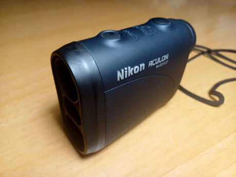 Telémetro Nikon Aculon AL11 6x20. En perfecto estado y sin señales de uso. Permite realizar mediciones 11