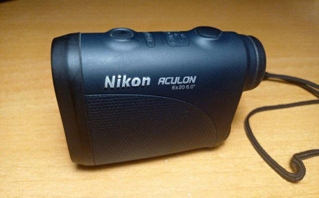 Telémetro Nikon Aculon AL11 6x20. En perfecto estado y sin señales de uso. Permite realizar mediciones 10