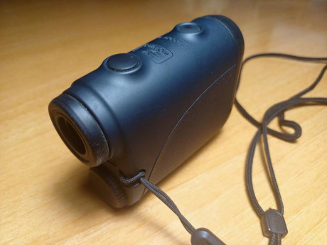 Telémetro Nikon Aculon AL11 6x20. En perfecto estado y sin señales de uso. Permite realizar mediciones 21