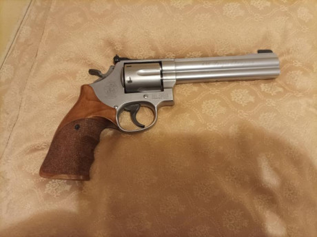 Buenas a todos.
Vendo revolver Smith Wesson 686 Target Champions en excelentes condiciones.
Poco que decir 01