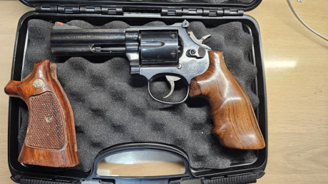 Por no usar, vendo este S&W distinguido 586 de 4" en perfecto estado de funcionamiento. Incluye 01