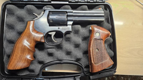 Por no usar, vendo este S&W distinguido 586 de 4" en perfecto estado de funcionamiento. Incluye 00
