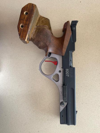 Compañero vende su pistola de finales de 2021, único propietario, no muchos tiros, no ha competido nunca, 01